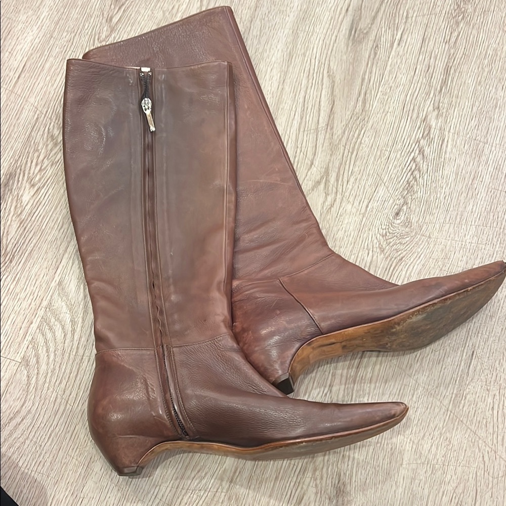 Dior Brown Heeled Boots with Classic Design - Picture 2 of 7